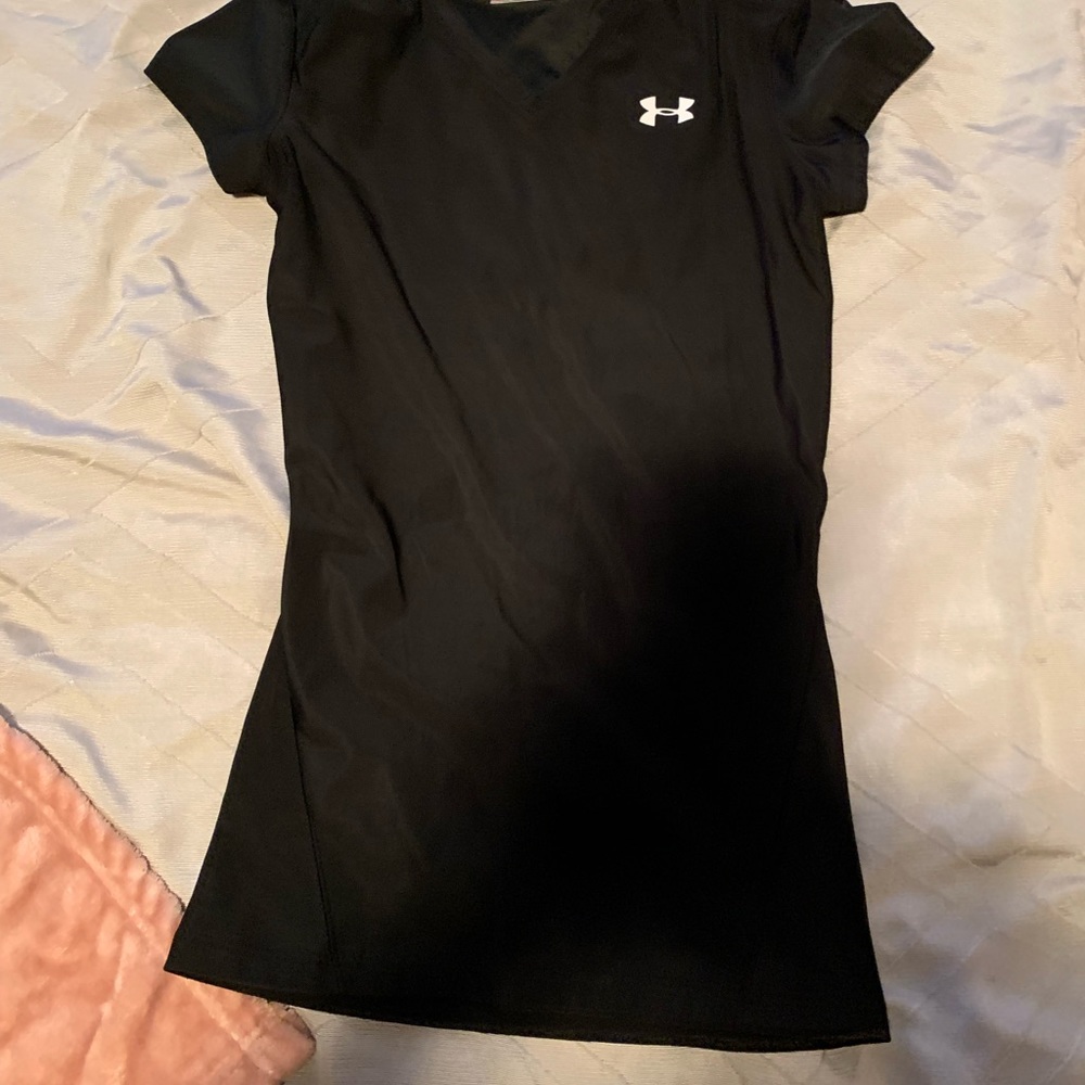 UR compression shirt v neck